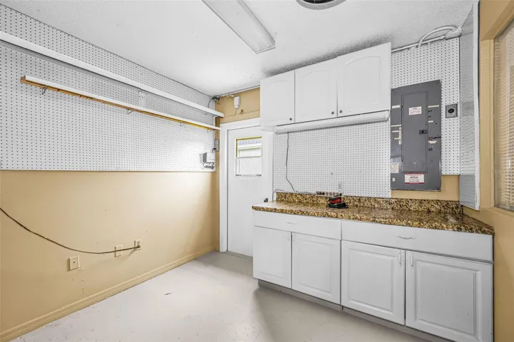 Garage Workshop under AC