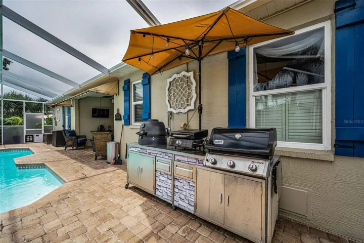 Outdoor kitchen