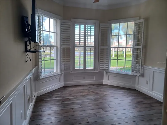 Breakfast and dining room