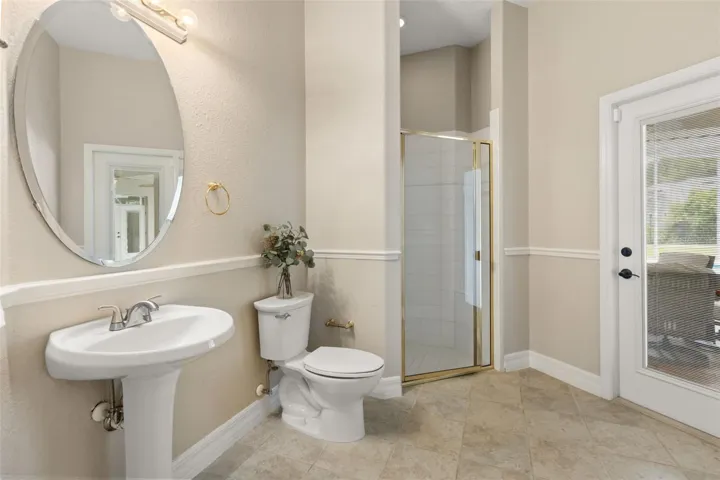 Bathroom 3 Accessible from lanai