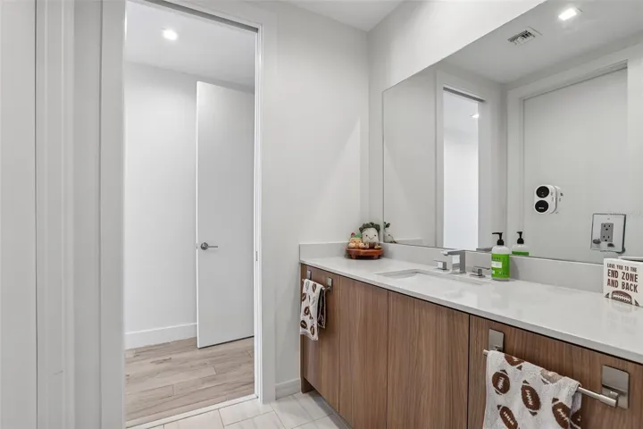 Jack and Jill ensuite bath