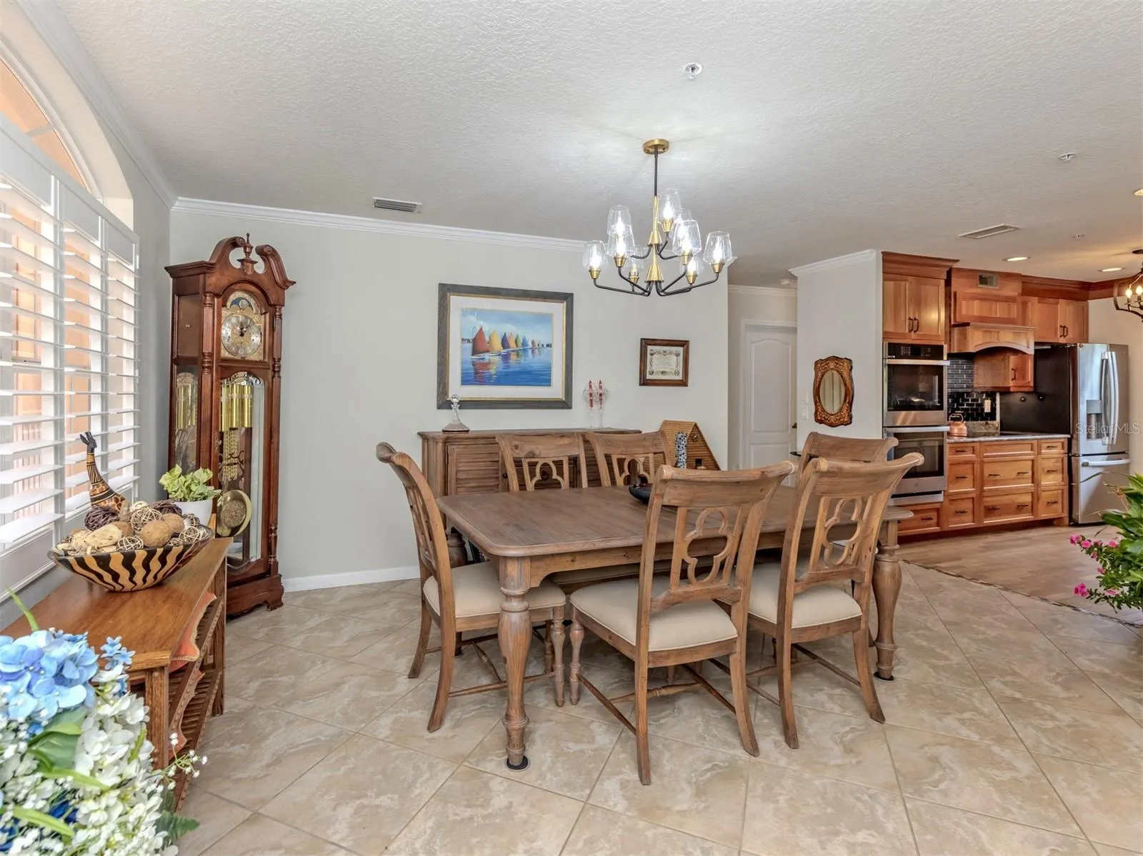 Dining room, kitchen