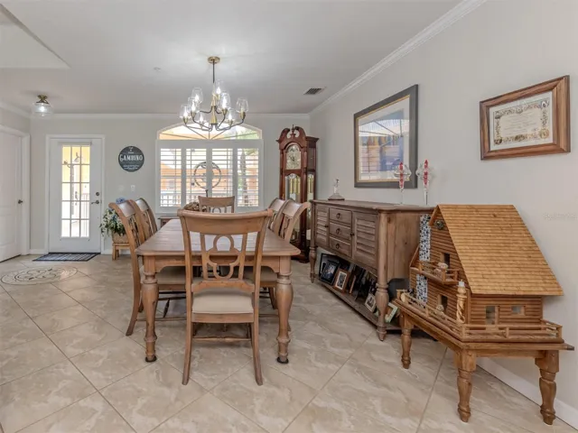 Dining room, entry