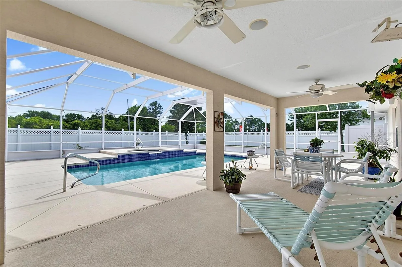 Over 1,500 sqft of enclosed space