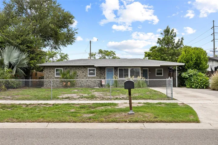 65' x 93' gated lot