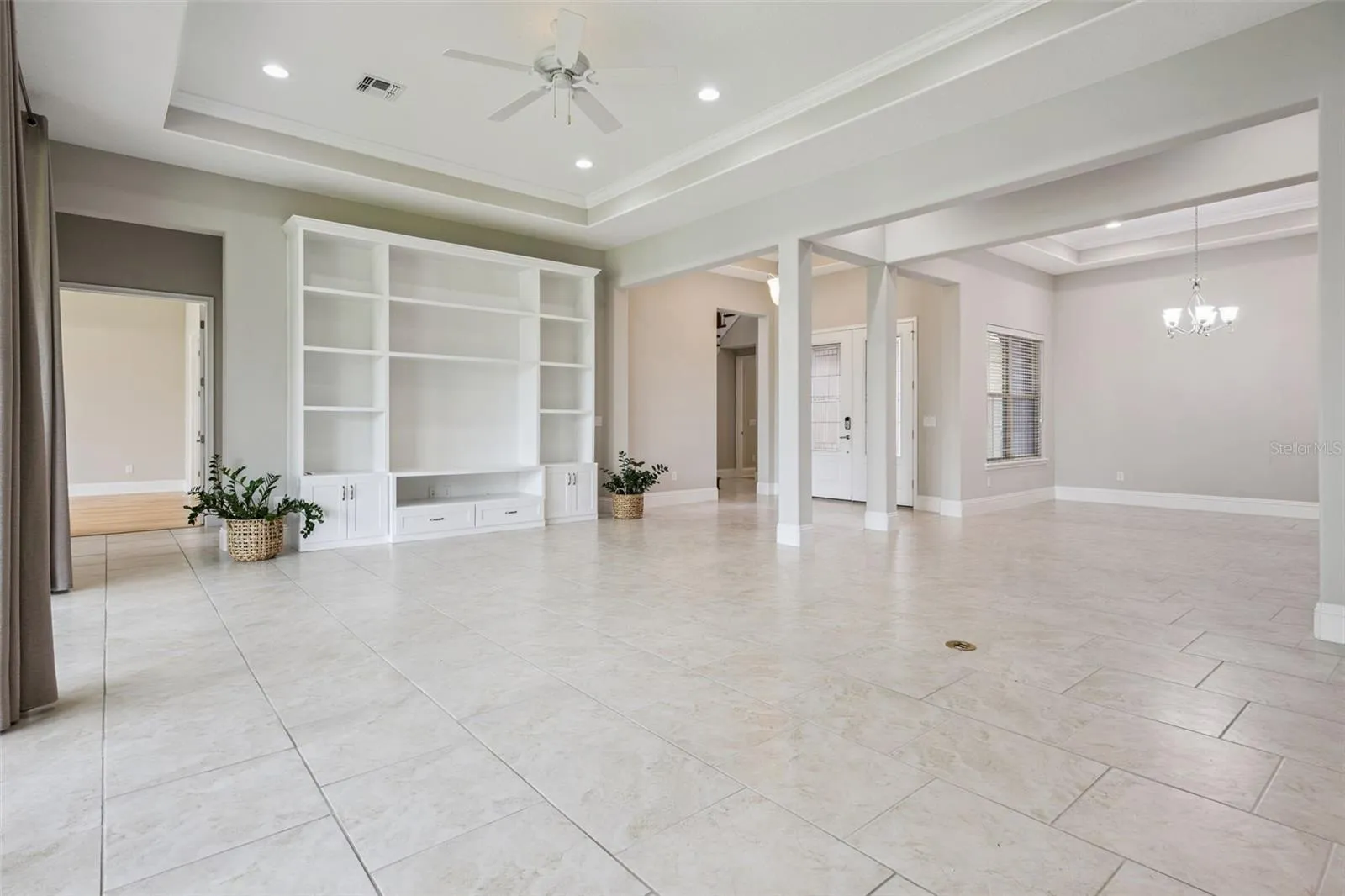 Tray Ceilings and Extra Recessed Lighting