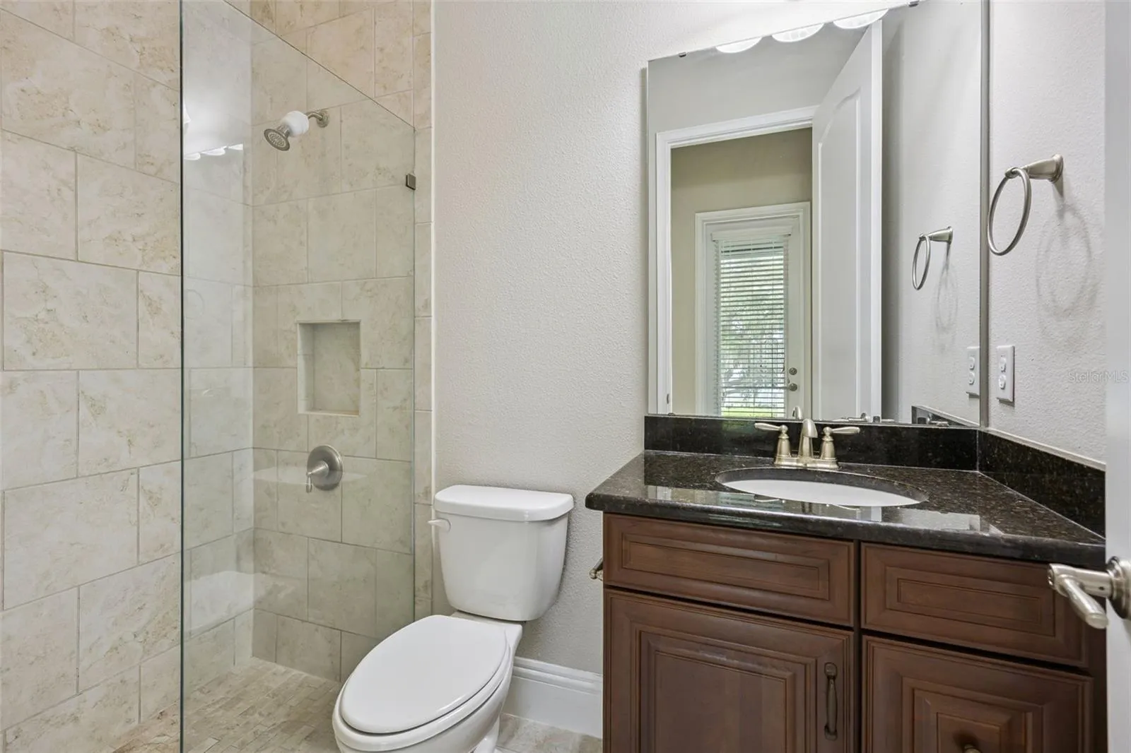 Convenient Pool Bath just steps from Patio
