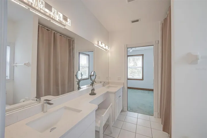 Jack-n-Jill Bath