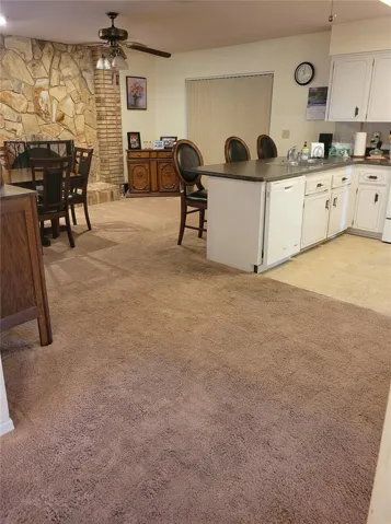 Open to Kitchen, nook and Family Room