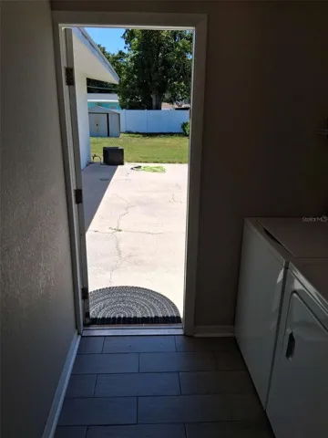 door from kitchen to side porch