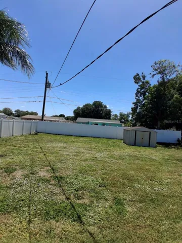 view of back yard