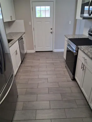 kitchen to side exit