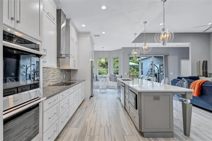 Double Built In Ovens and Microwave