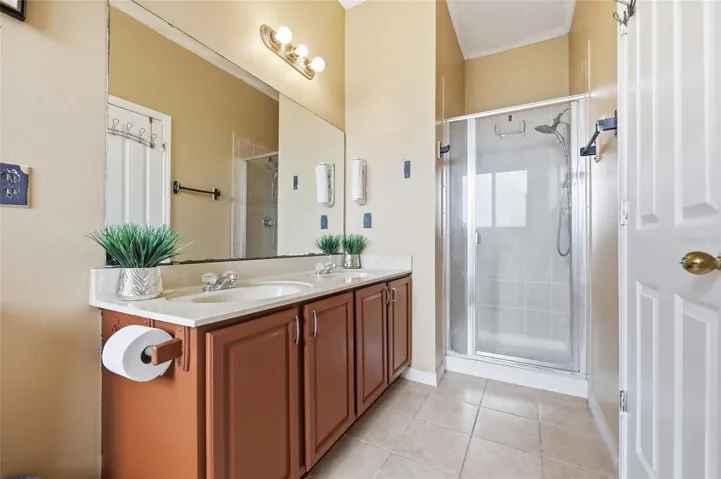 Primary Bath/Ensuite