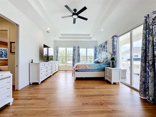 Spacious primary suite