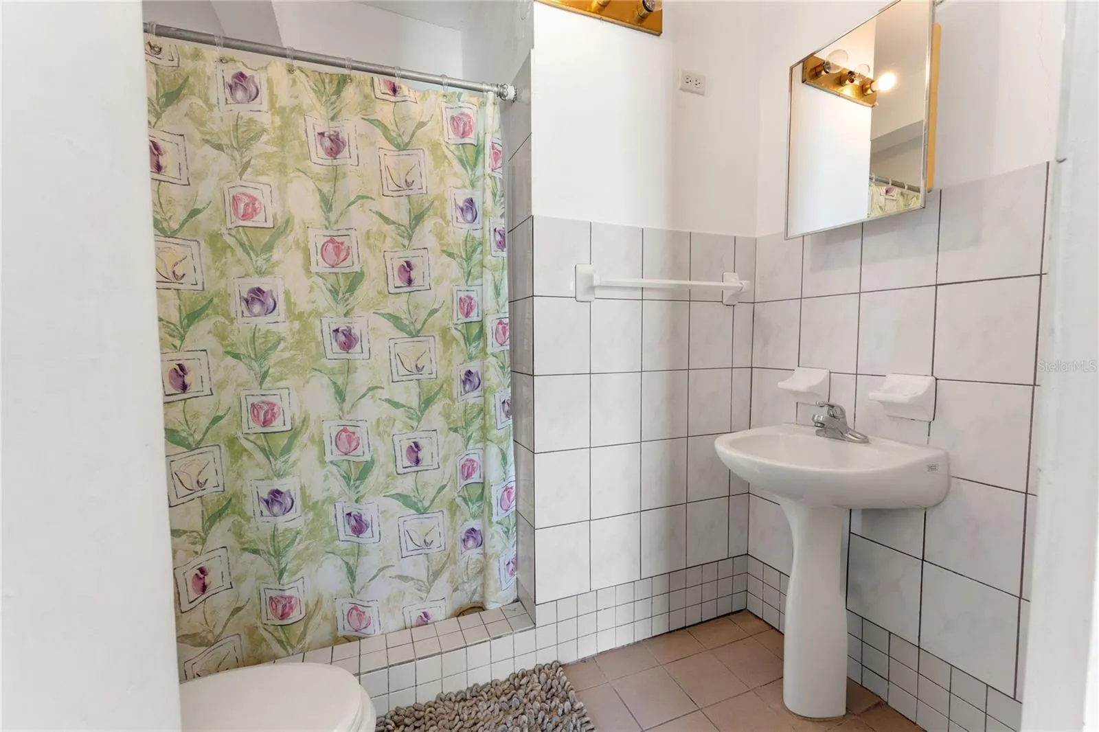 existing hotel room Bath