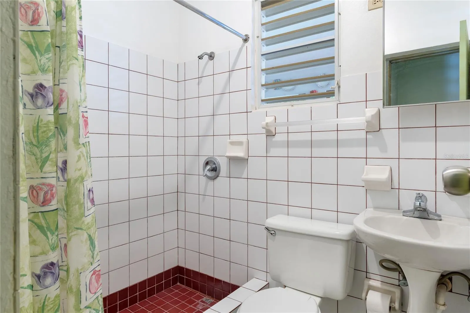 existing hotel room Bath