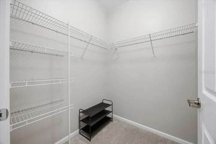 Walking Closet