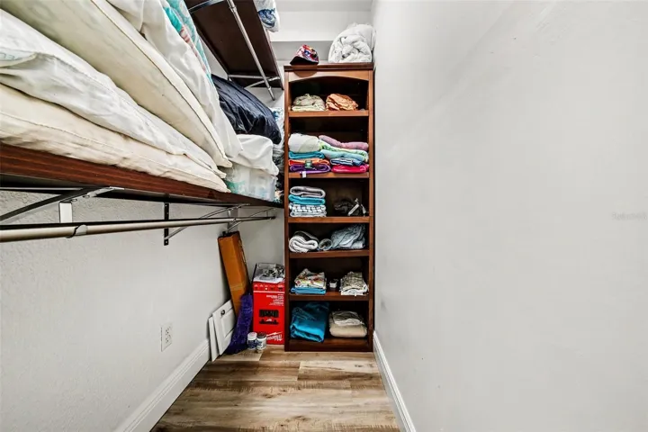 walk in closet