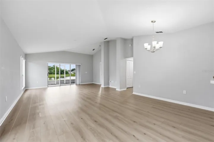 Vacant living/dining