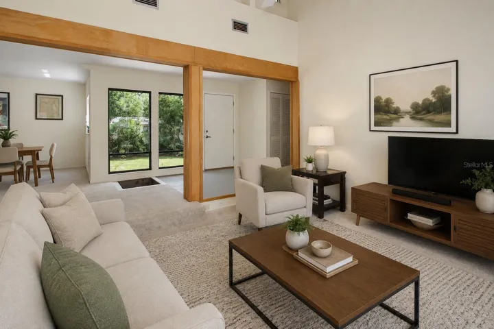 Front livingroom