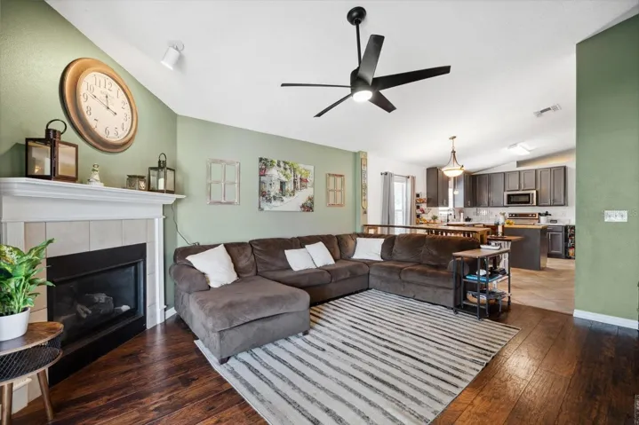 LIVING/DINING ROOM AND KITCHEN COMBO