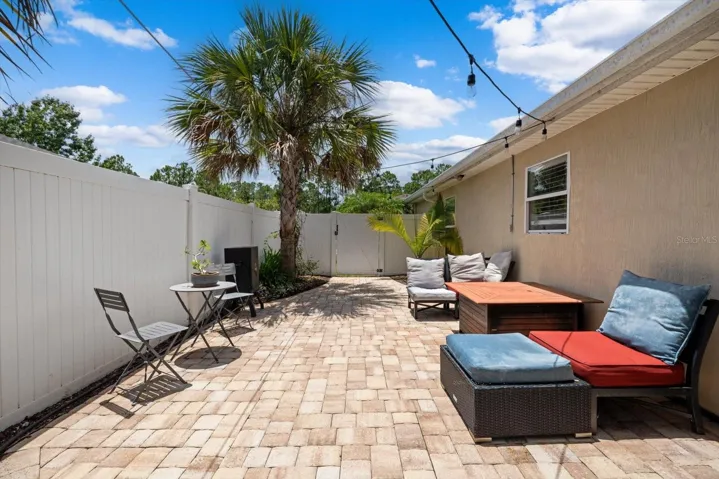 PULLED PAVERED SIDE PATIO