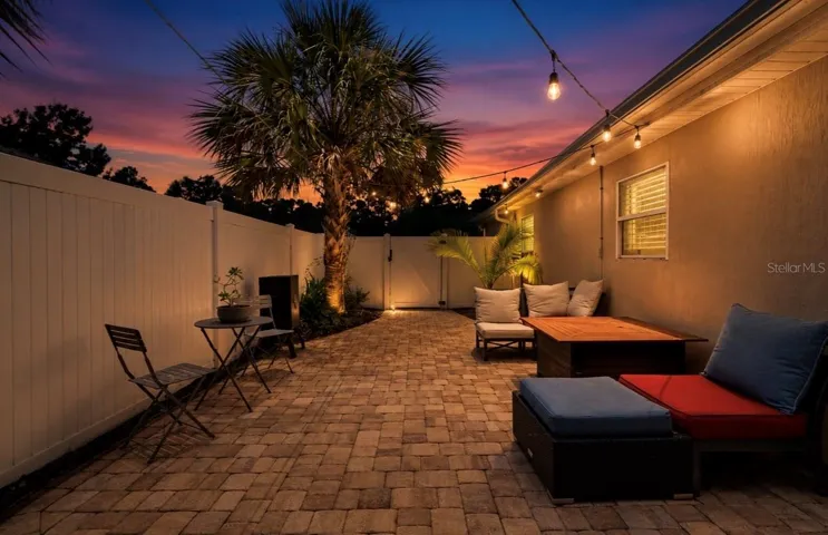 EVENING SIDE PATIO