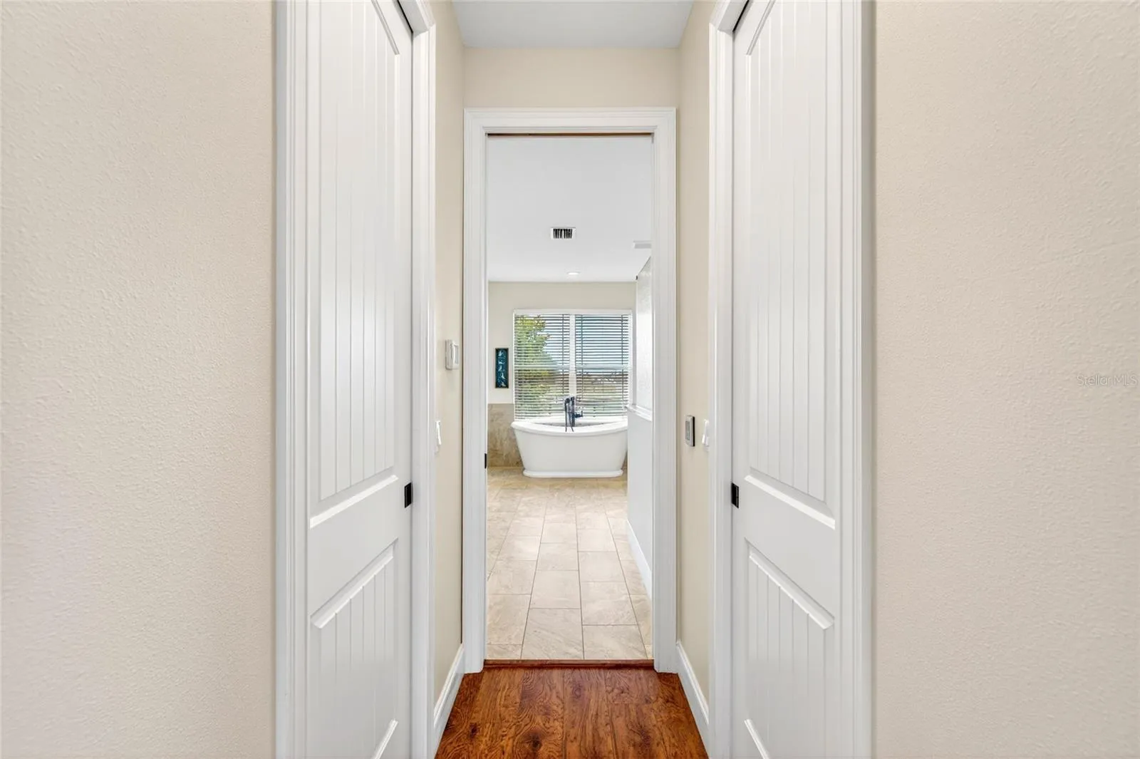 Hall to primary bath