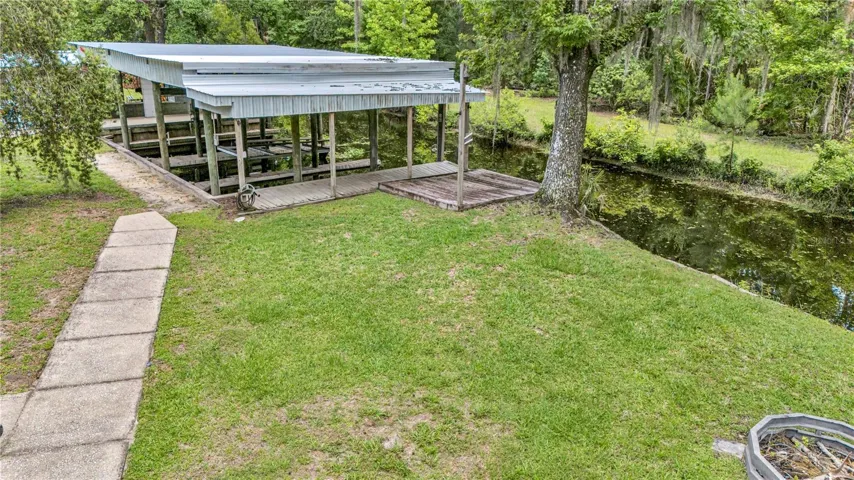 Covered Boat House, 2 Slips w/lifts