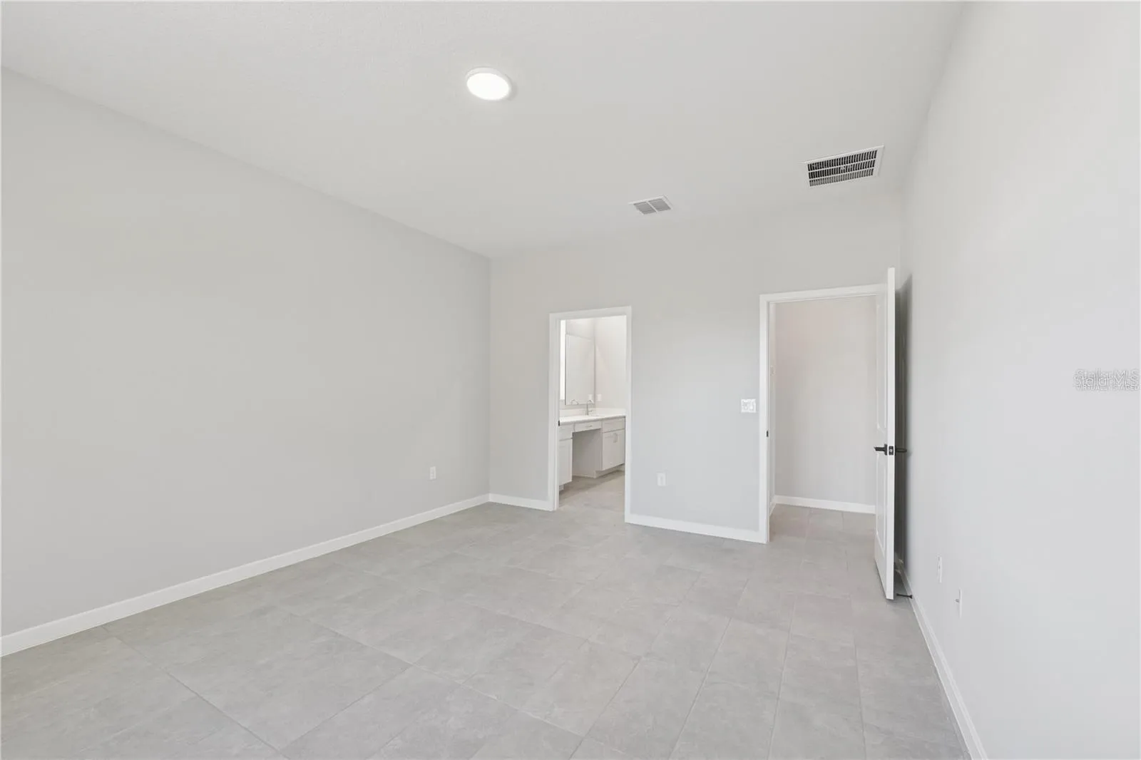Photos are of same model with similiar finishes.