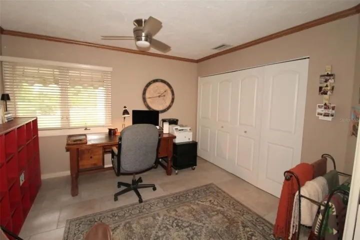 bedroom 3/office