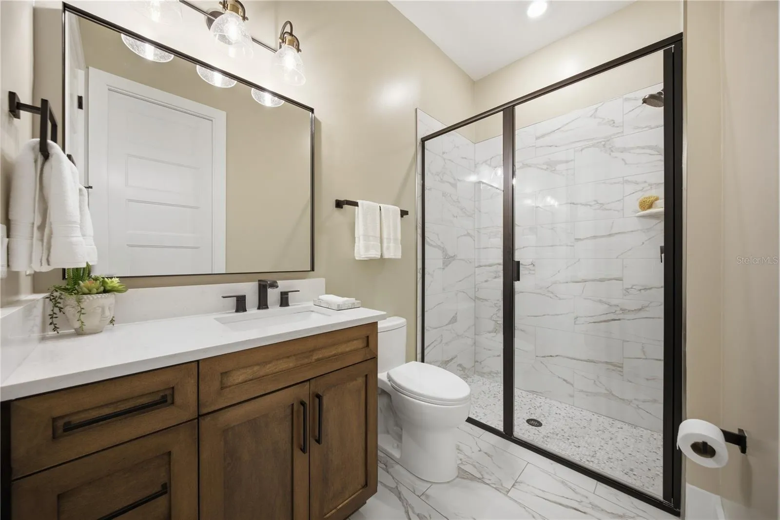 Downstairs full bath