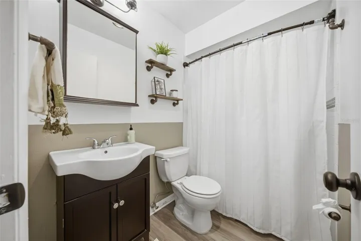 Shower/Tub combo with updated tile!