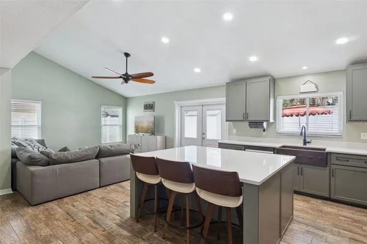 Oversized Island perfect for gathering