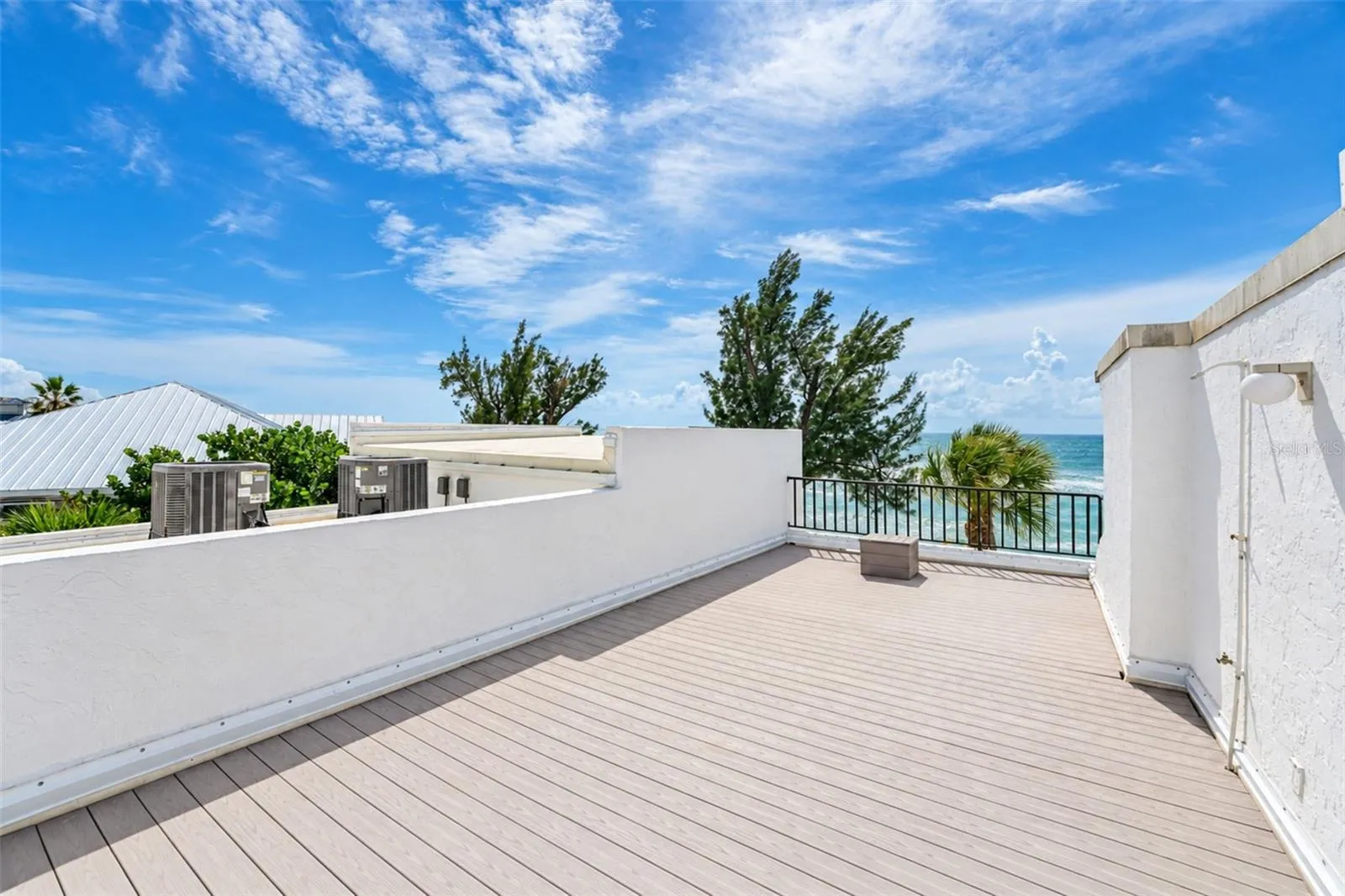Rooftop Sun Deck