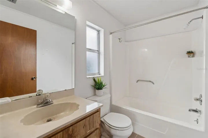 Primary ensuite bathroom.