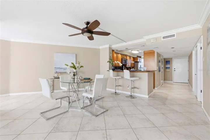 Dining area and breakfast bar