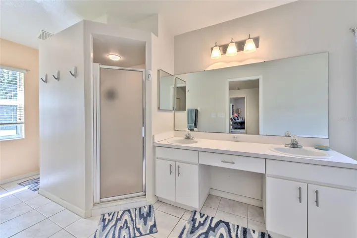 Master shower and dual sinks