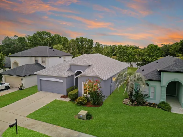 •Good-Looking & Well-Priced THREE-Bedroom, Two-Bath, Concrete-Block, WATERFRONT & GOLFRONT Home with a Bonus OFFICE (that Could be a 4th Bedroom) in the Heart of OVIEDO! HOLY COW!