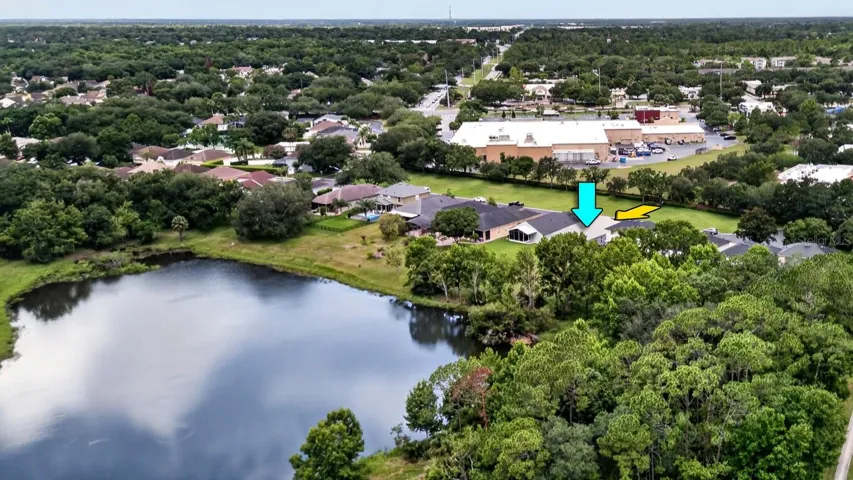 Home is Both LAKEFRONT ...AND...GOLFRONT!