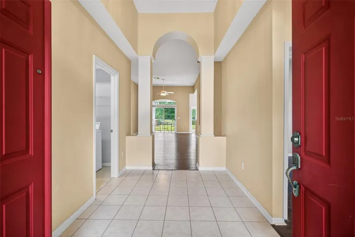 Entrance Foyer! Fancy!