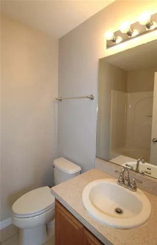 Second Bedroom En Suite Bath
