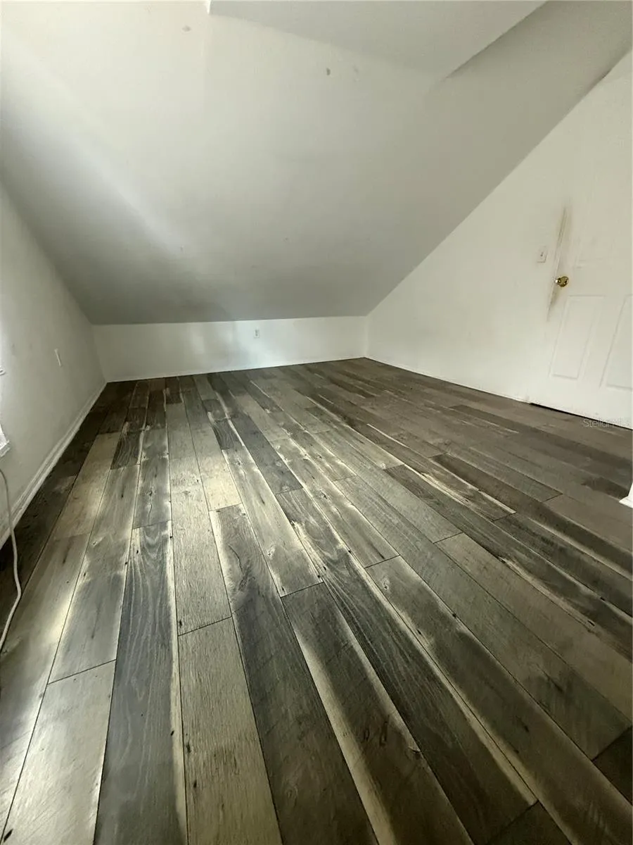 Bedroom 2 (upstairs)