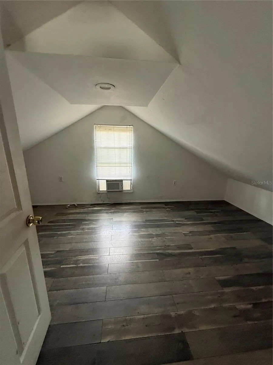 Bedroom 2 (upstairs)