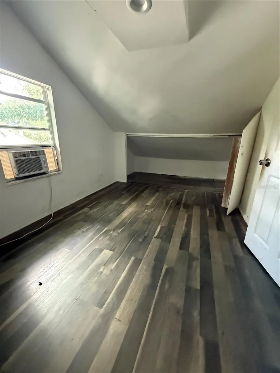 Bedroom 1 (upstairs)