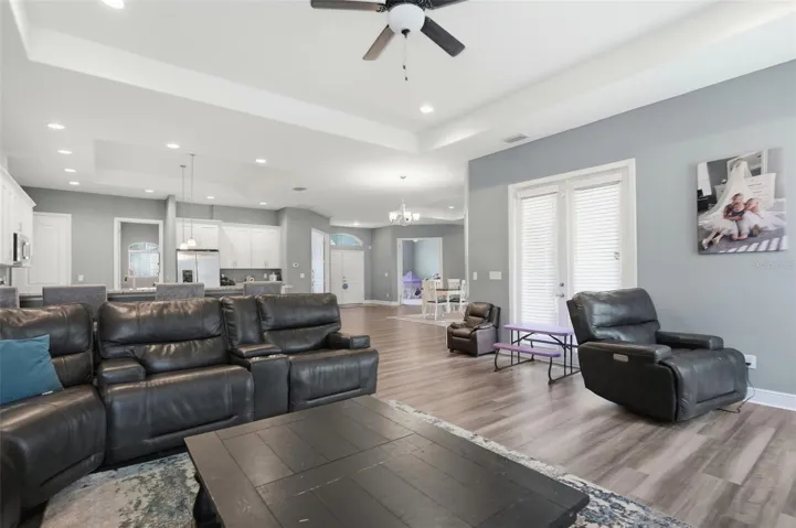 Open Floor Plan with high try ceilings!