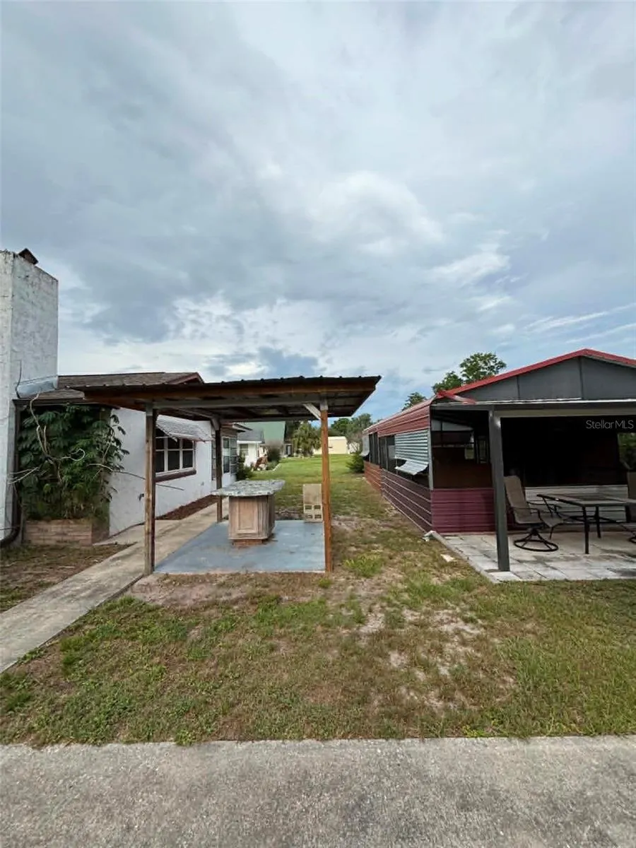 picnic and outdoor bar area