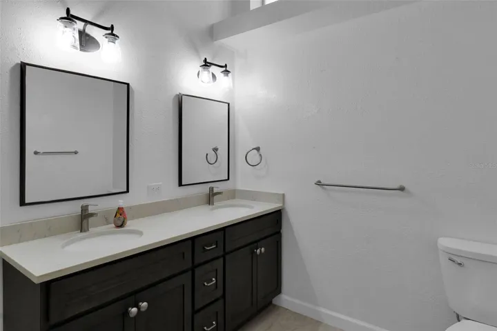 Main bathroom-double vanities