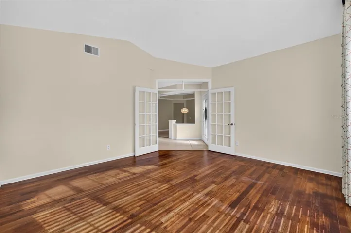 Vacant living room